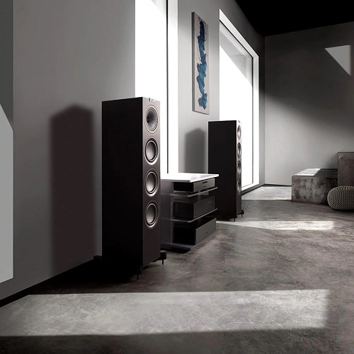   KEF Q550 Satin Black:  2