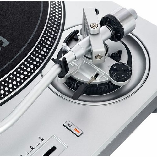   Technics SL-1200MK7 EG Silver:  6